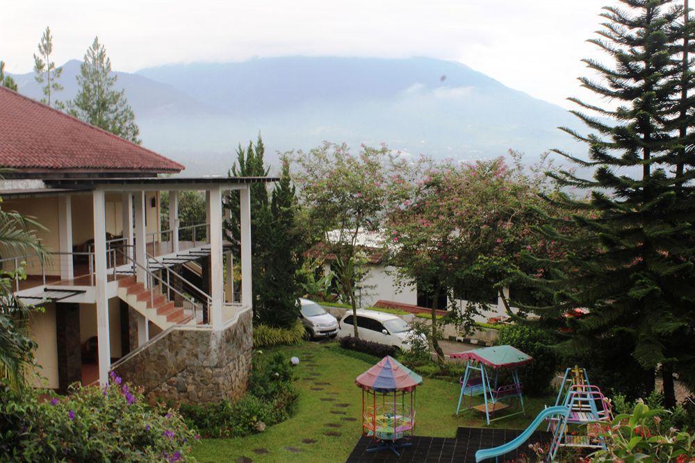 Alfa Resort Hotel And Conference Puncak Exteriér fotografie