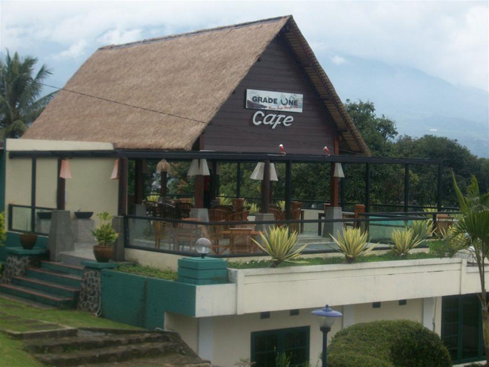 Alfa Resort Hotel And Conference Puncak Exteriér fotografie