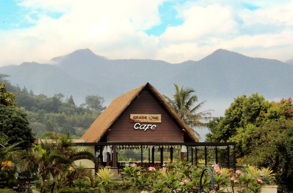 Alfa Resort Hotel And Conference Puncak Exteriér fotografie